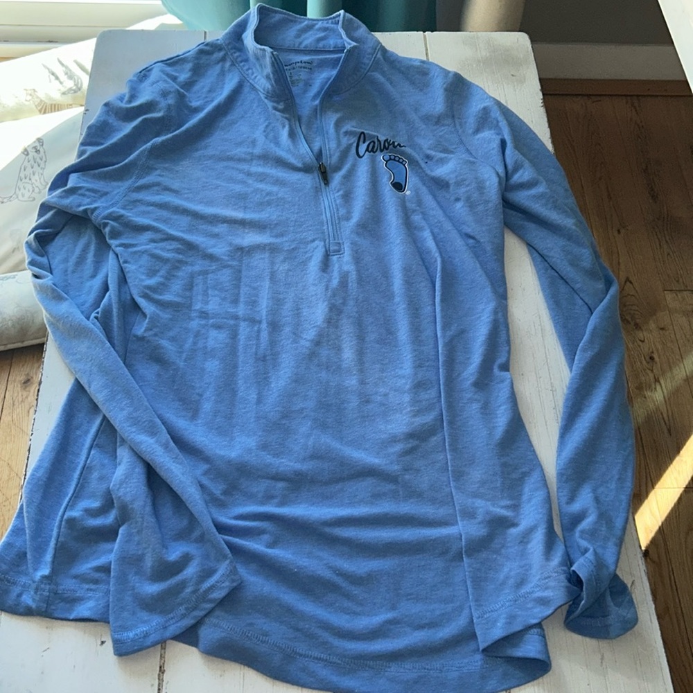 Caroline Tar Heels pull over top size small